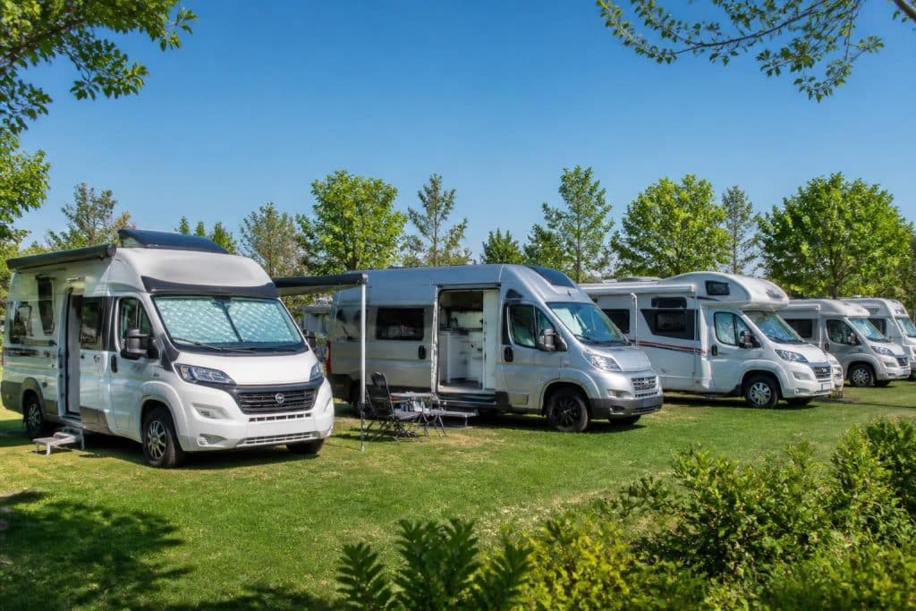 découvrez les modèles de camping-cars les moins chers en 2026 et leurs prix. trouvez le véhicule idéal pour vos aventures au meilleur tarif.